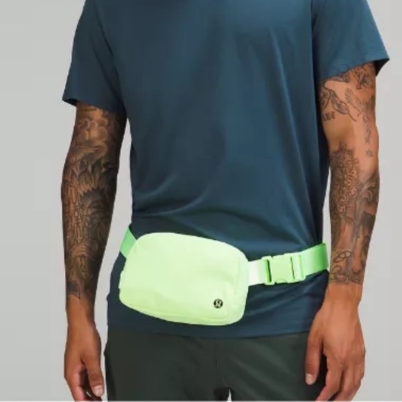 Lululemon Everywhere Belt Bag Faded Zap - Picture 6 of 8
